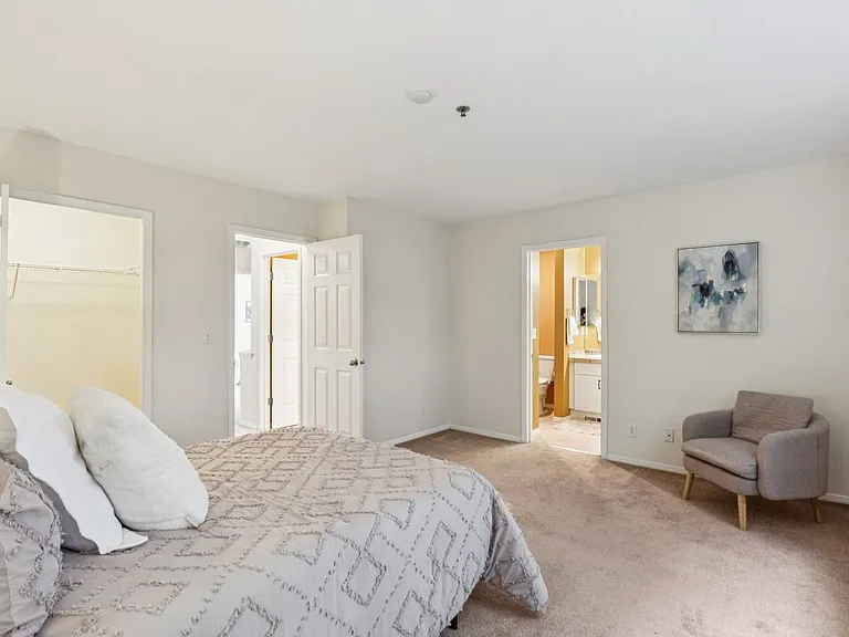 16219 Northup Way #C201 — Photo 25