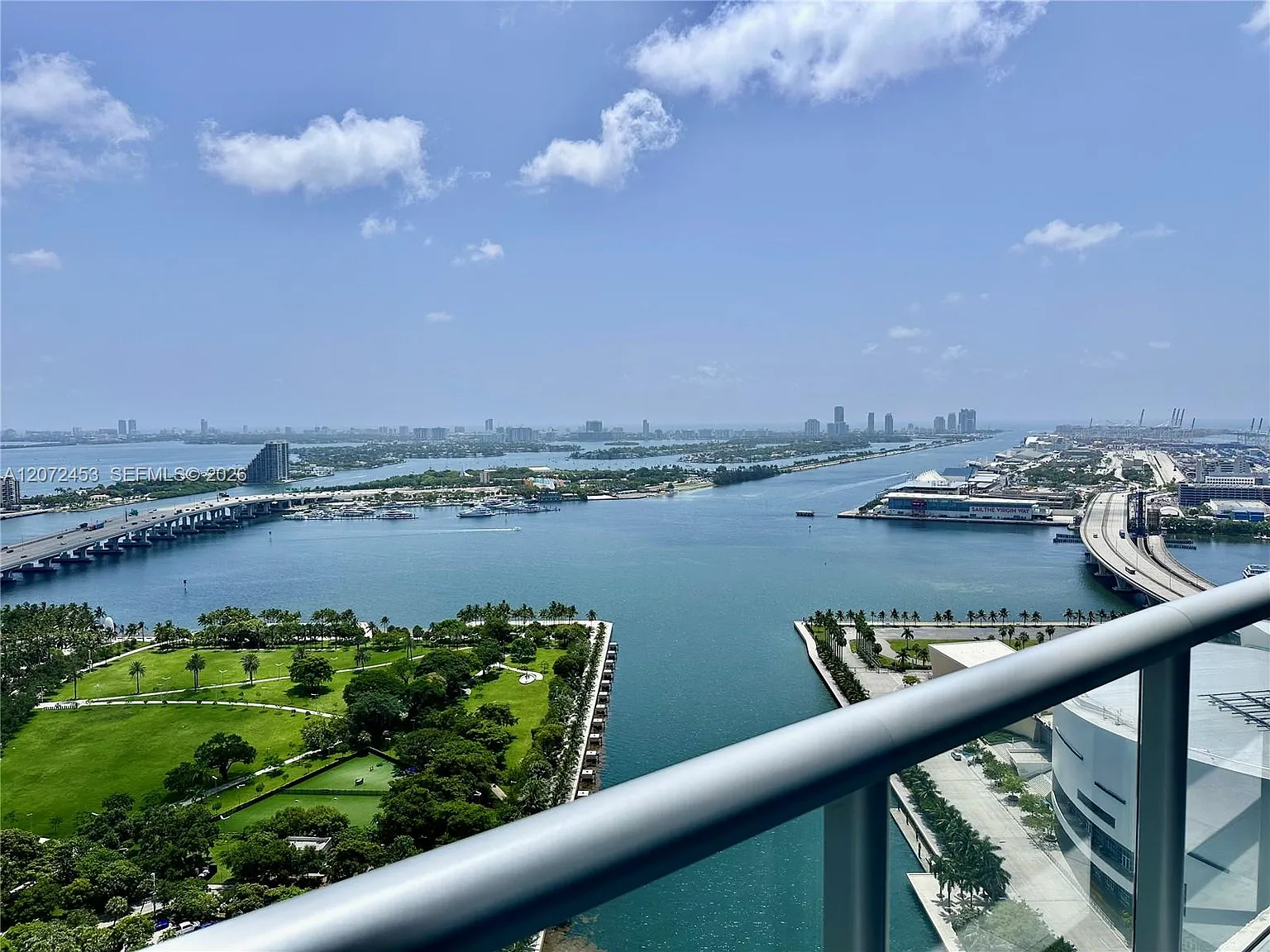 Marinablue Condo — Photo 2