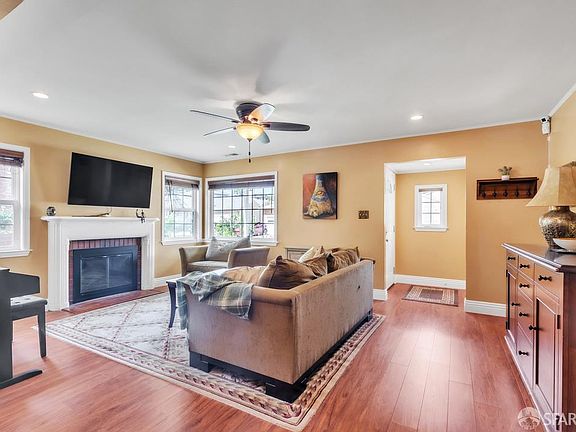 2nd image of 509 Anita Ln