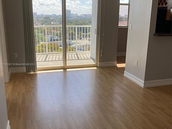 5th image of 1 Glen Royal Pkwy APT 1007