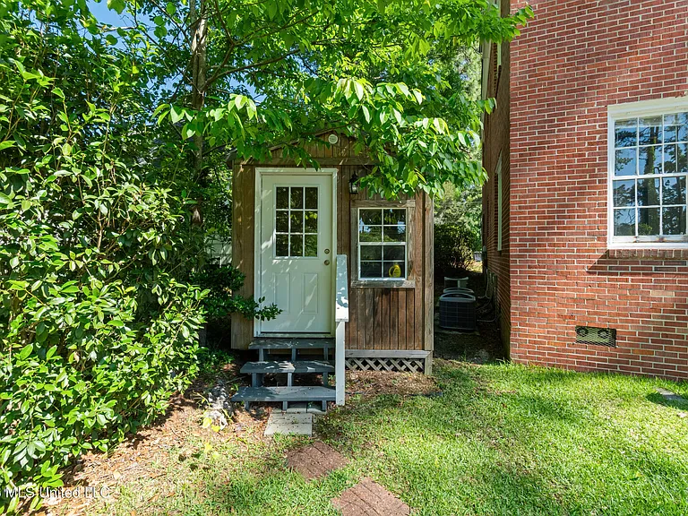 720 Broad St #1 — Photo 20