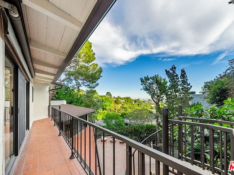 9305 Beverly Crest Dr — Photo 57
