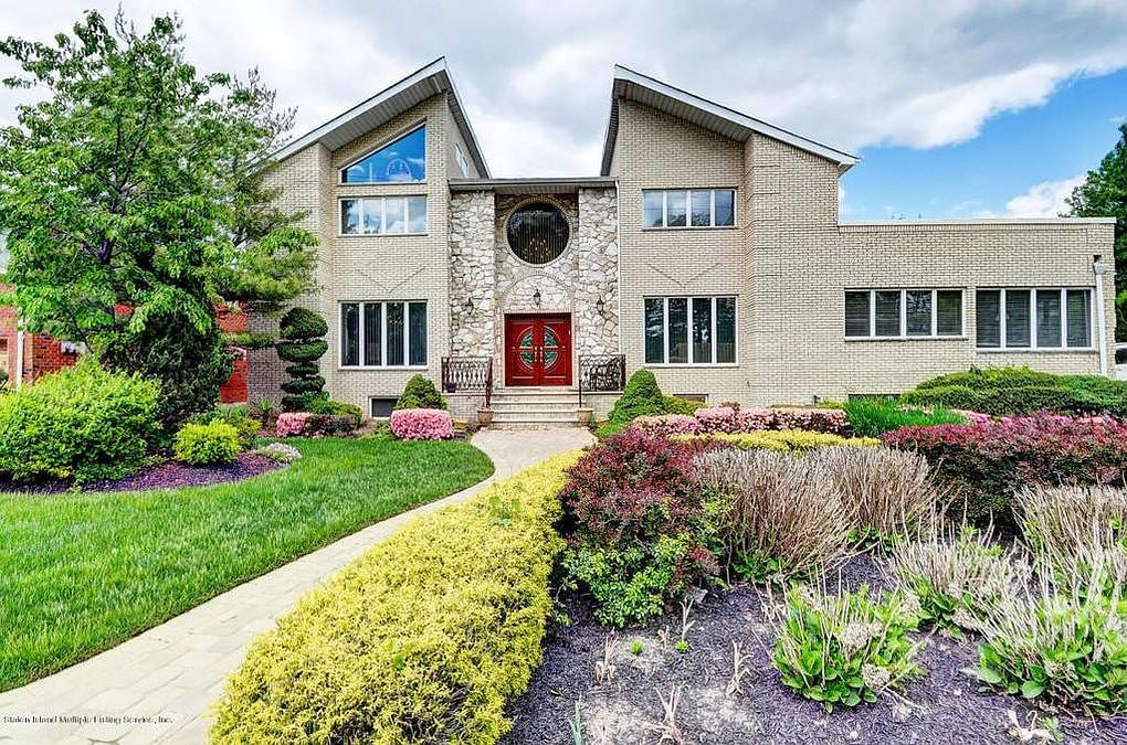 1181 Woodrow Rd, Staten Island, NY 10309 Zillow