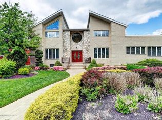 1181 Woodrow Rd, Staten Island, NY 10309