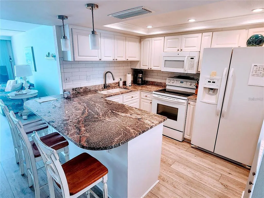 2 bed, 2.0 bath, 1308 sqft, $2,850 — Photo 4