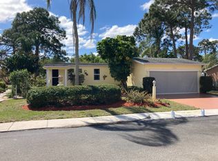 318 San Remo Ln, North Fort Myers, FL 33903