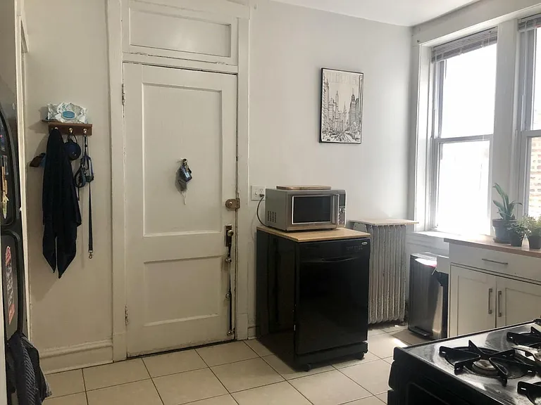 4151 N Ashland Ave — Photo 8