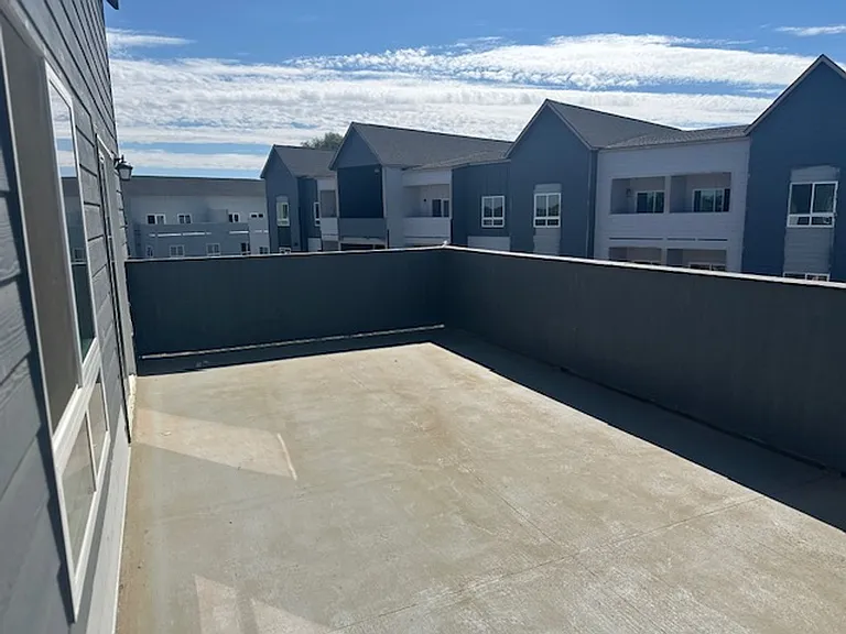 Modern Heights Apartments — Photo 14