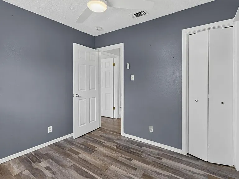 8602 Colonial Dr — Photo 23