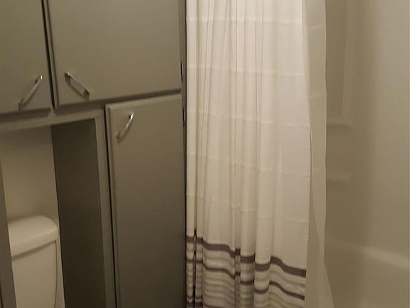5th image of 504 E Ash Ave