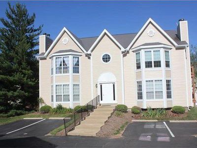 1626 Whispering Creek Dr APT D, Ballwin, MO, 63021