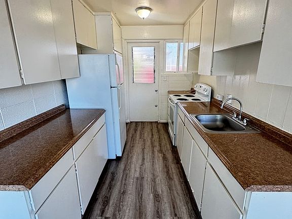 3rd image of 1348 Kinau St APT 3