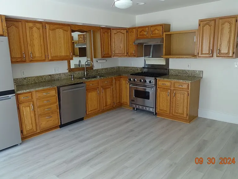 14 York St #2 BR — Photo 2