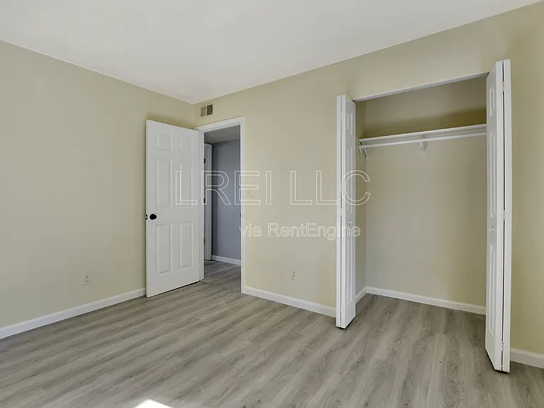 817 Lancelot Ct — Photo 30
