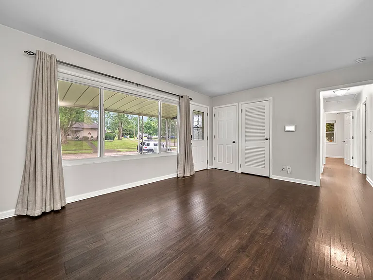 819 Pleasant Dr — Photo 10