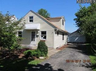 2910 Grantwood Dr, Parma, OH 44134