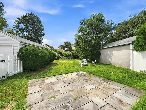 2nd image of 74 Isabella Ave