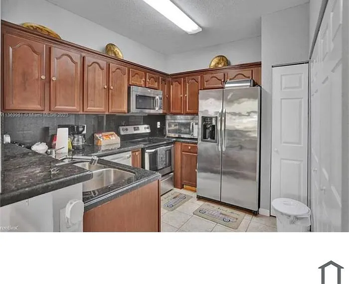 2 bed, 2.5 bath, 1200 sqft, $2,600 — Photo 4