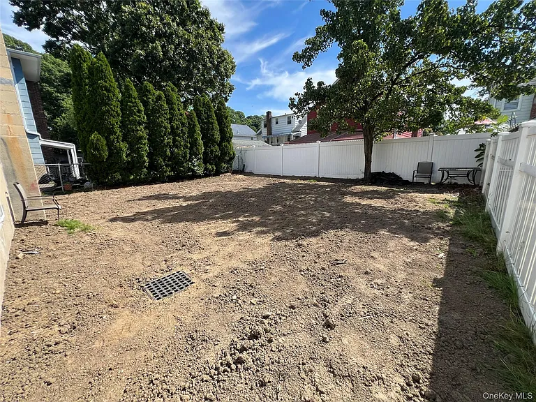 82 Hickory Rd — Photo 10