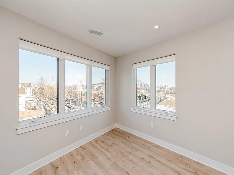 201-205 Randolph Ave #105 — Photo 20