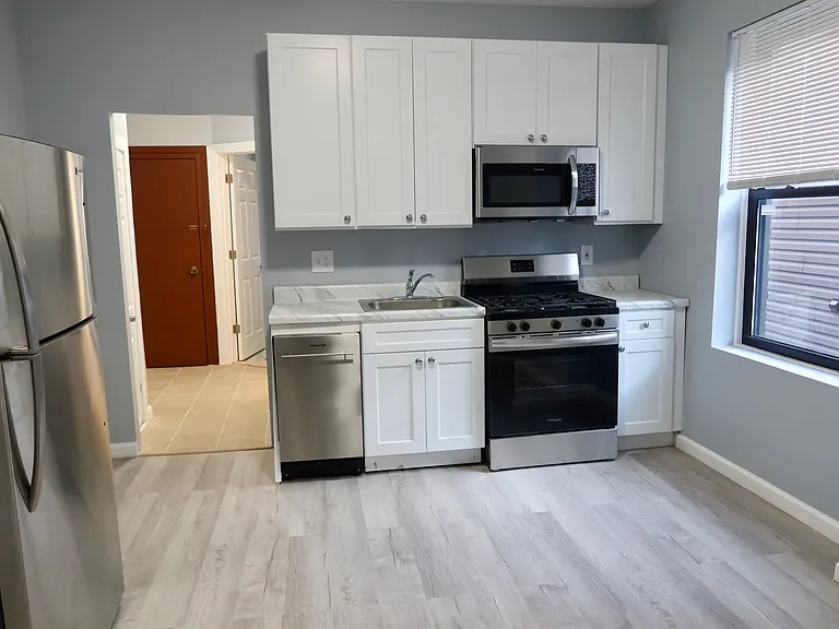 27 Gray St #2 — Photo 2