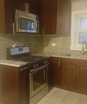 5th image of 10114 S King Dr