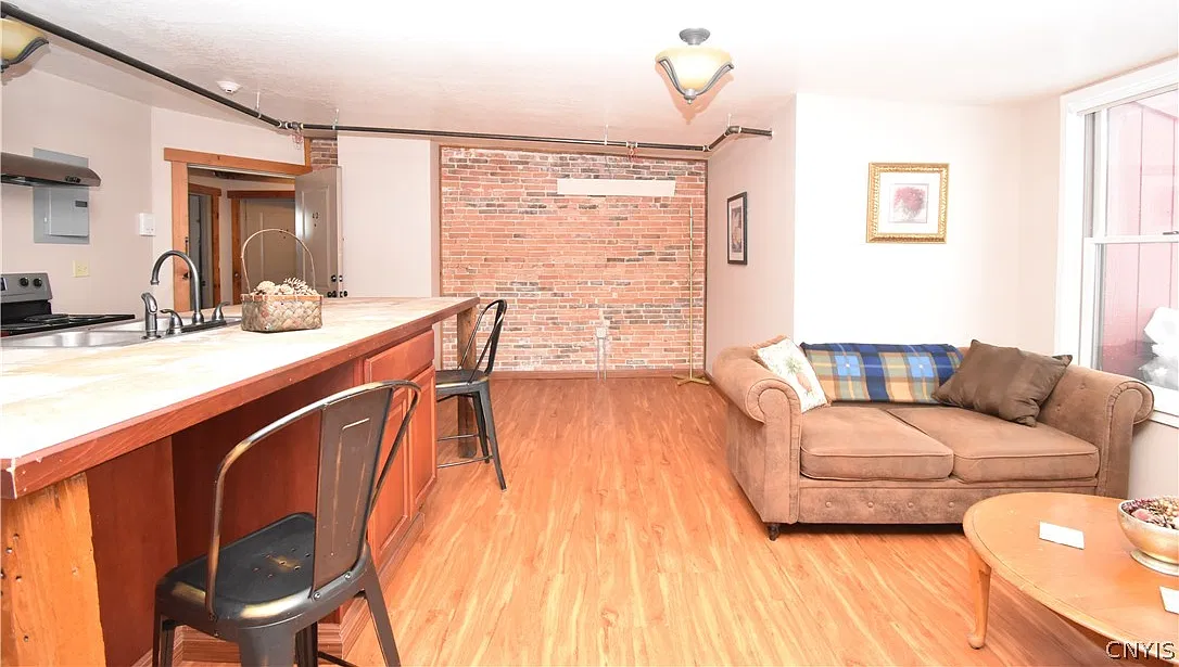 1 bed, 1.0 bath, 1000 sqft, $1,500 — Photo 3