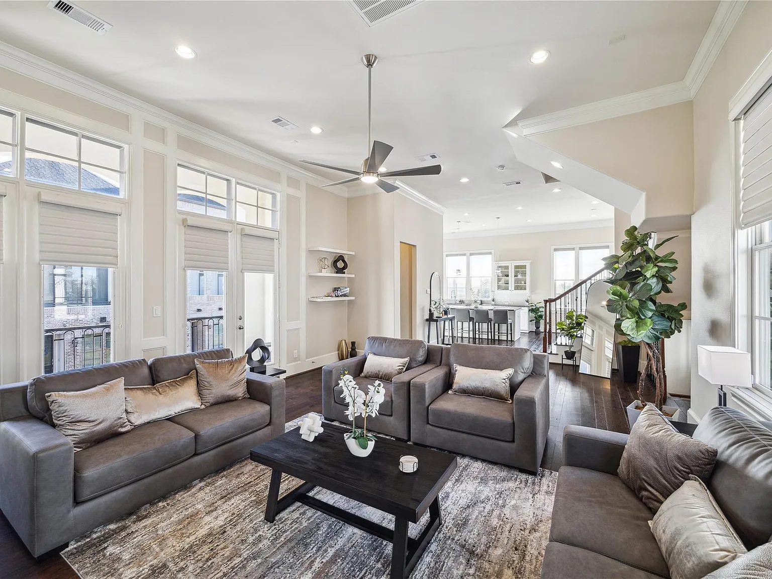 3 bed, 3.5 bath, 3024 sqft, $3,465 — Photo 1