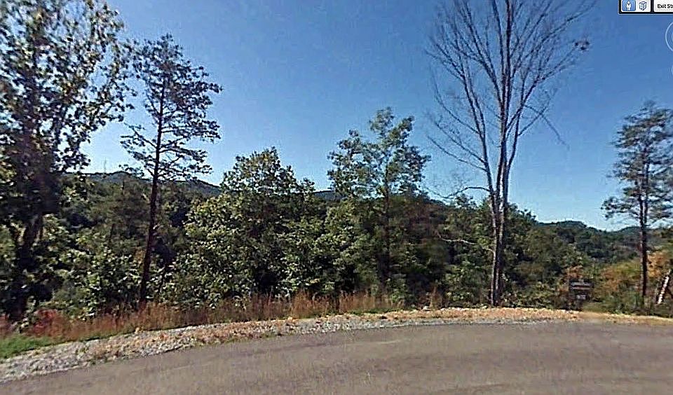 2nd image of Jones Creek Ln