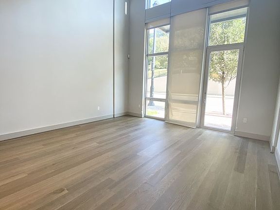 2nd image of 3113 N Houston St #126
