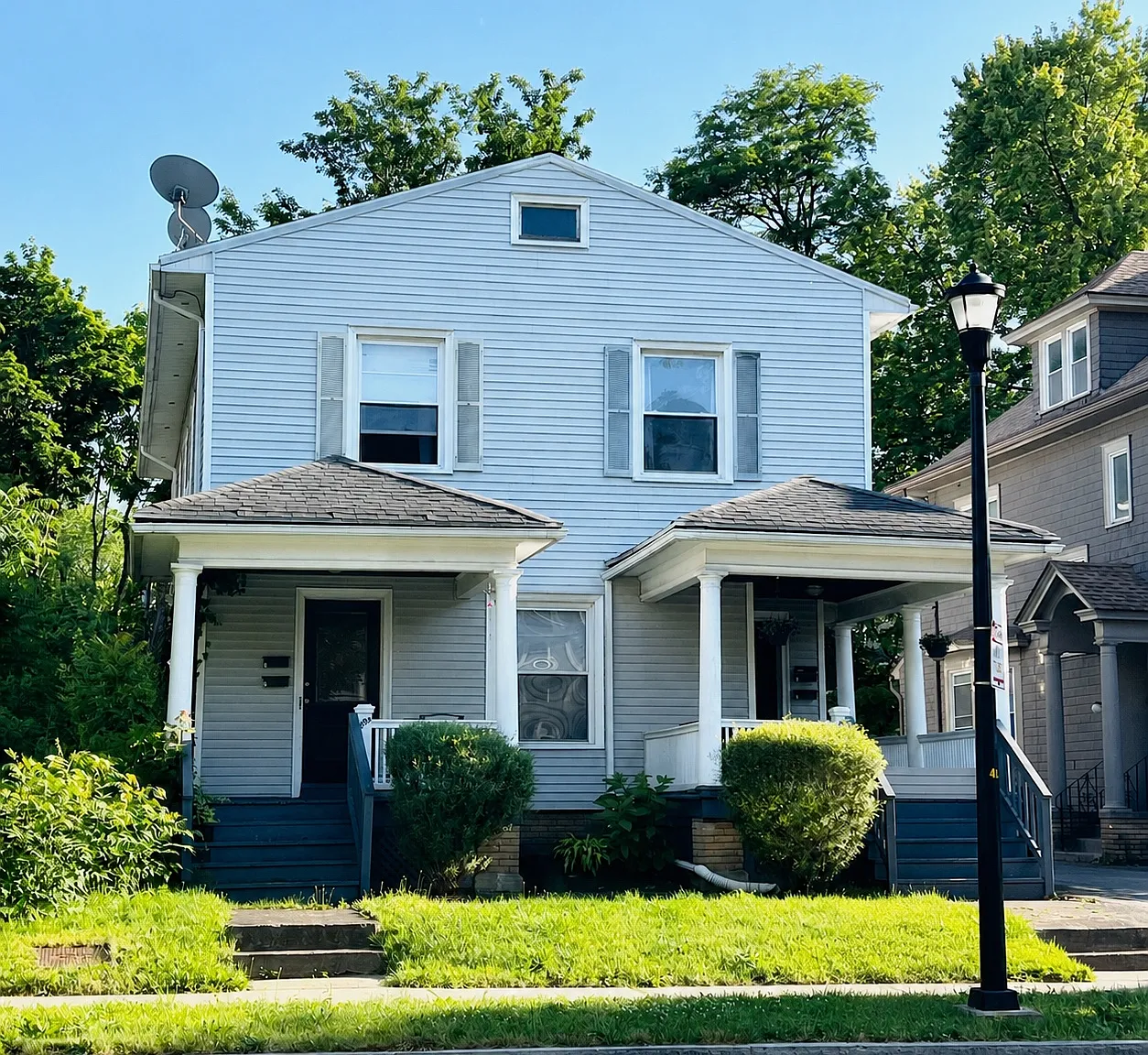 397-399 University Ave — Photo 1