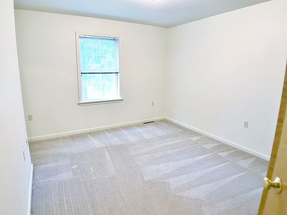 3rd image of 889 Galen Dr #889