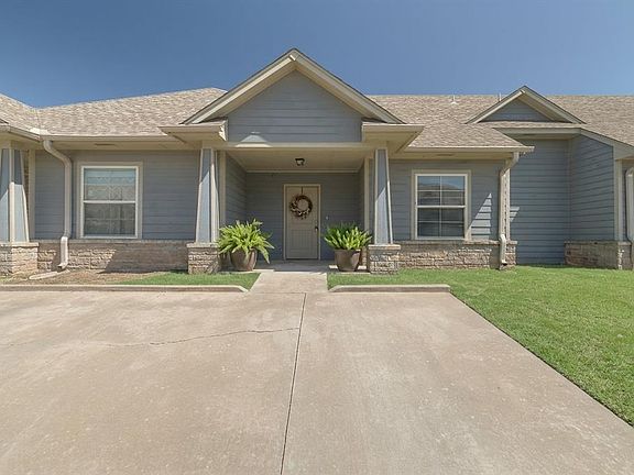 2nd image of 909 SW 92nd St