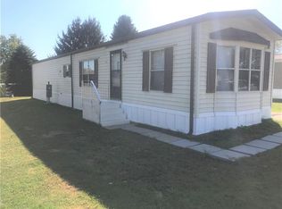 10 Holly Hill Dr, Freedom, PA 15042