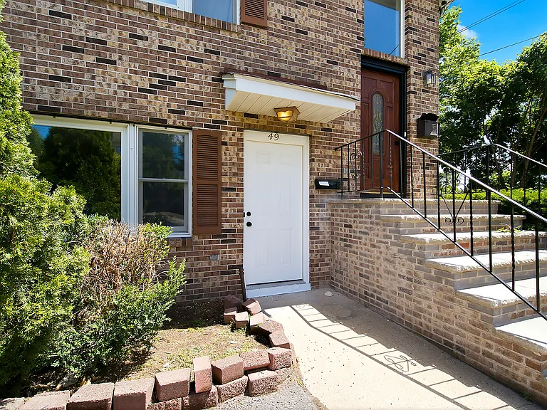 49 E Pleasant Ave #1 — Photo 2