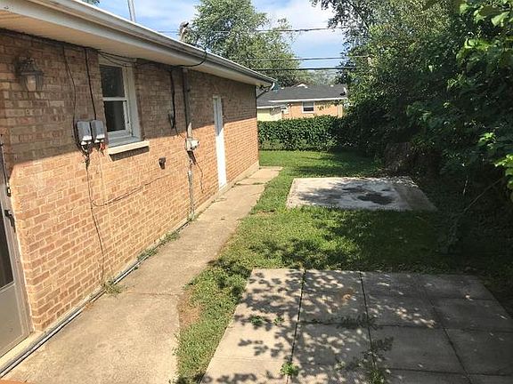 4th image of 5401 W 131st St