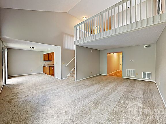 4th image of 4026 Crabtree Ct