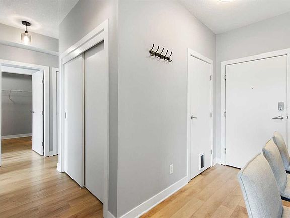 4th image of 2307 E 14th St SW #303