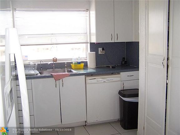 3rd image of 9241 Sunrise Lakes Blvd APT 301