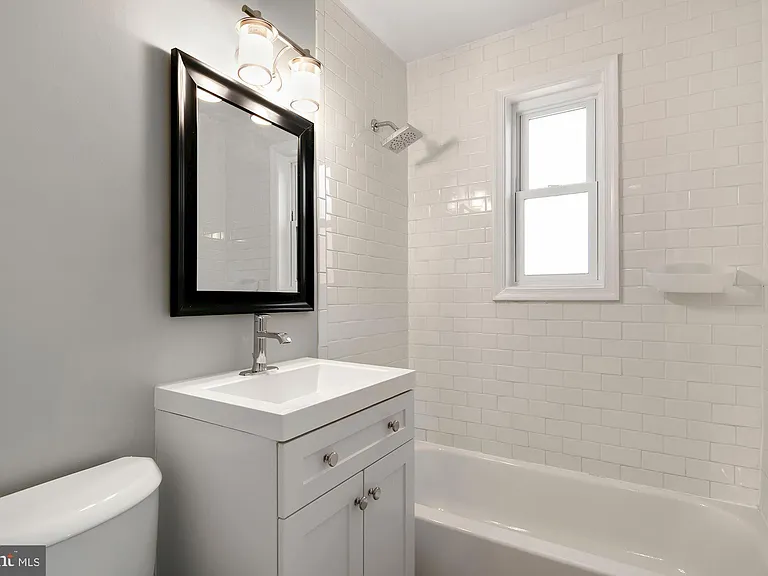 1410 N Quinn St #7 — Photo 14