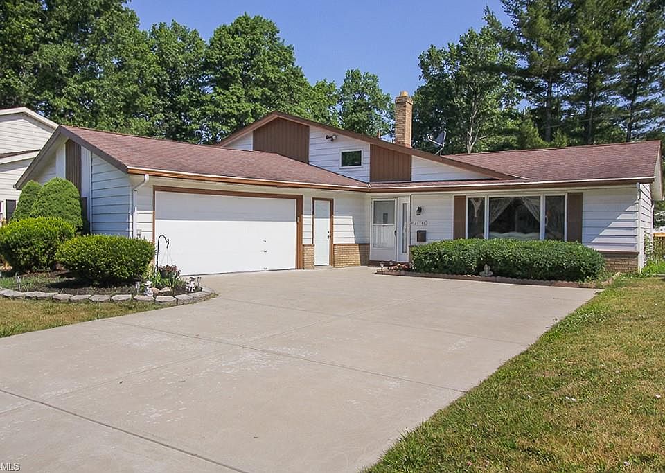 1st image of 26748 Leenders Ln