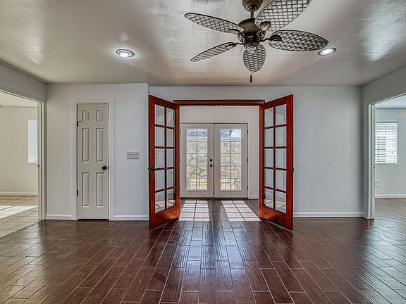 4th image of 8613 Kingsway Dr
