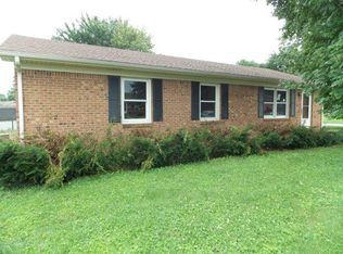 313 Dunroven Rd, Versailles, KY 40383