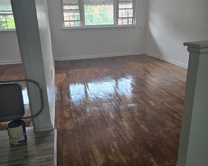 4013 Laconia Ave — Photo 1