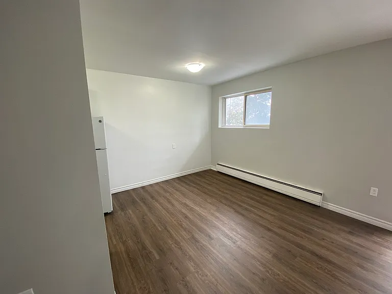 95 Oakville Ave — Photo 8