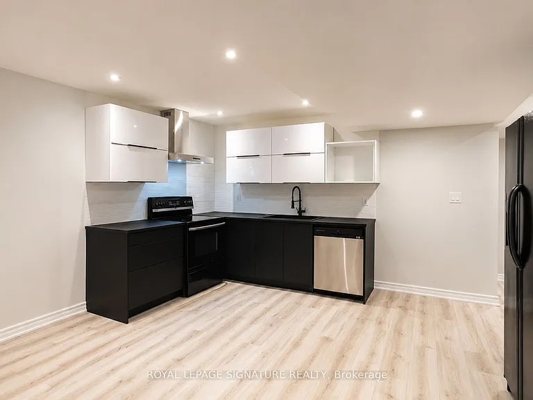 75 Rockwood Cres #BASEMENT — Photo 9