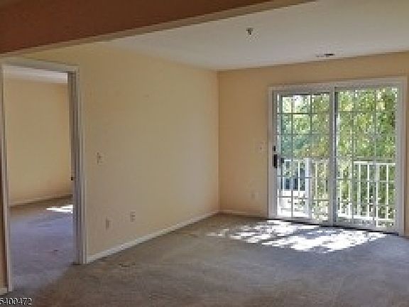 3rd image of 272 Potomac Dr