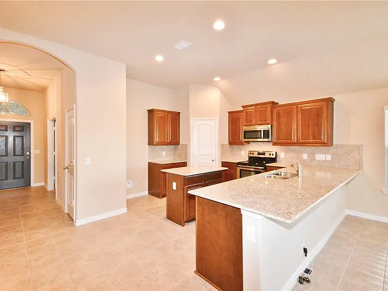 122 Eagle Feather Dr — Photo 4