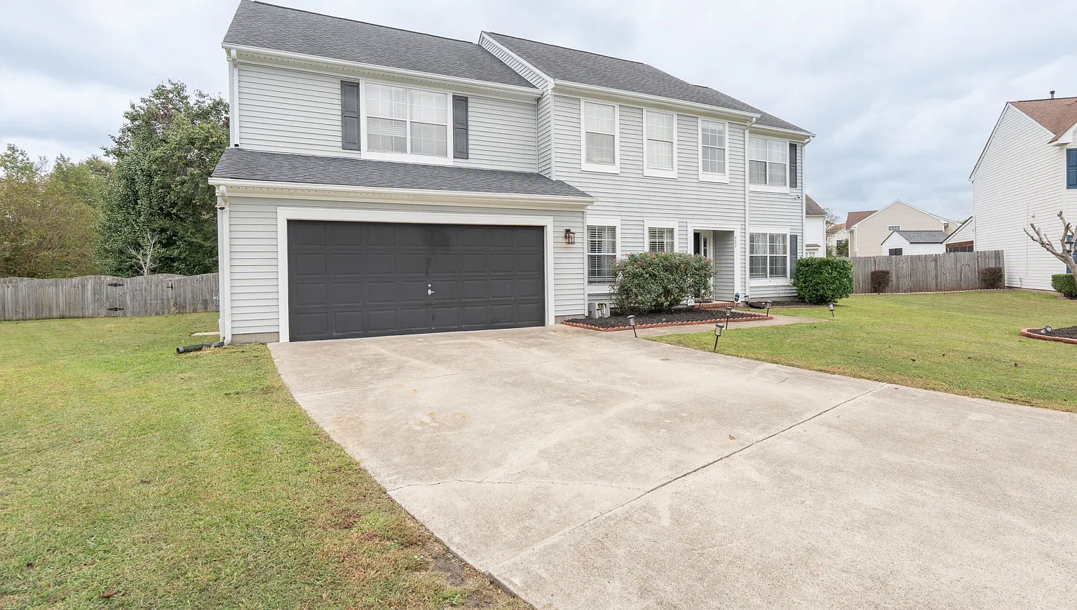 402 Mallet Way — Photo 2