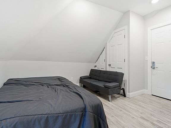 5th image of 1 White Pl #302
